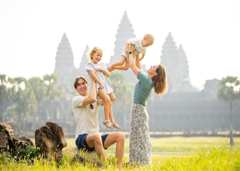 family-private-angkor-wat-tour